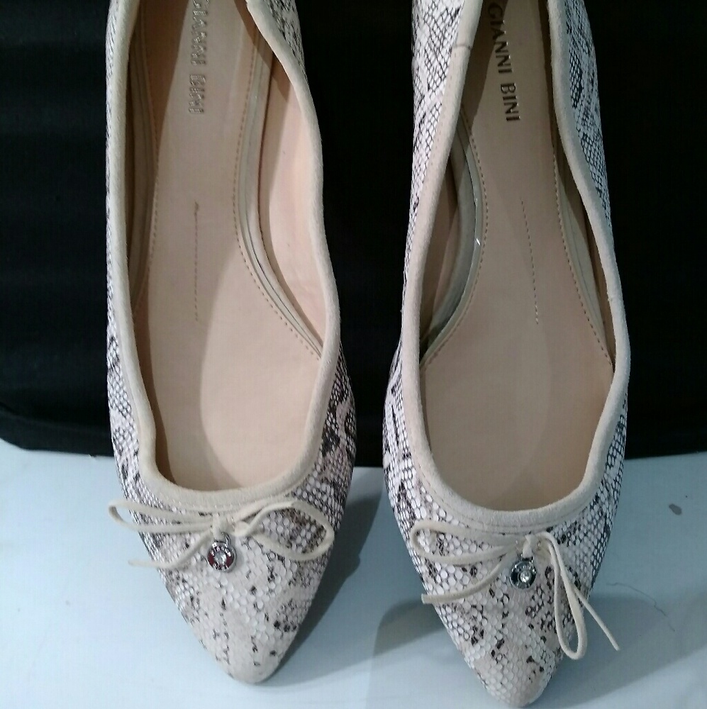Pair of Gianni Bini, faux snake flats..