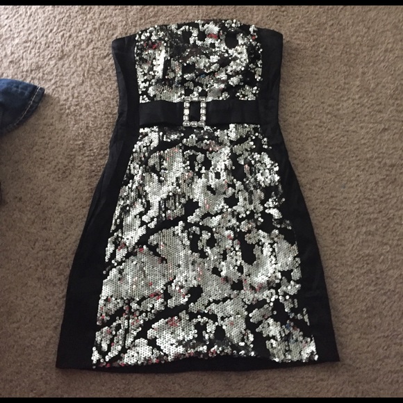 cache dress - Picture 1 of 4