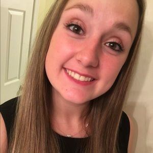 Meet your Posher, Katelyn