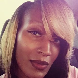 Meet your Posher, Latoya