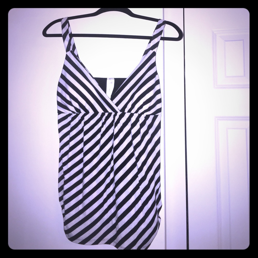 Black & white top