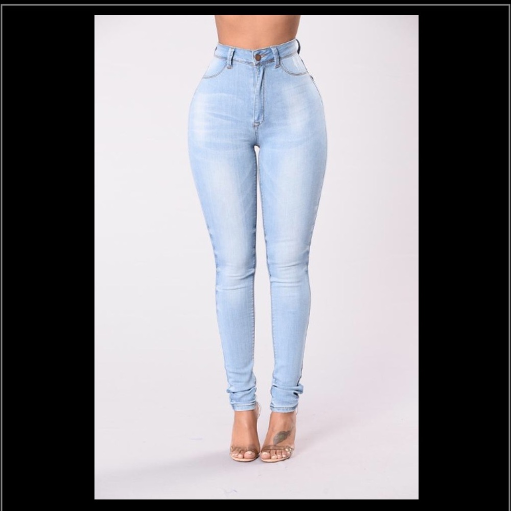 High waisted Fashion Nova jeans sz 7