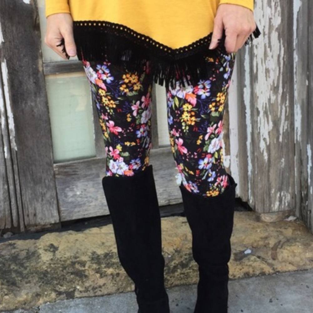 ❤ANY TWO PAIRS OF LEGGINGS FOR $39❤