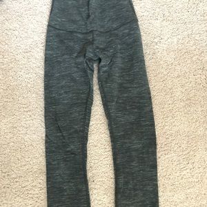 Lululemon Crops size 4