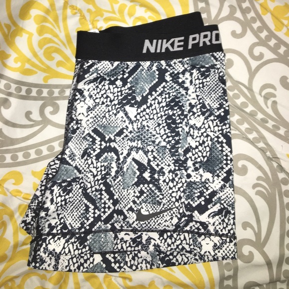 Nike spanx - Picture 1 of 3