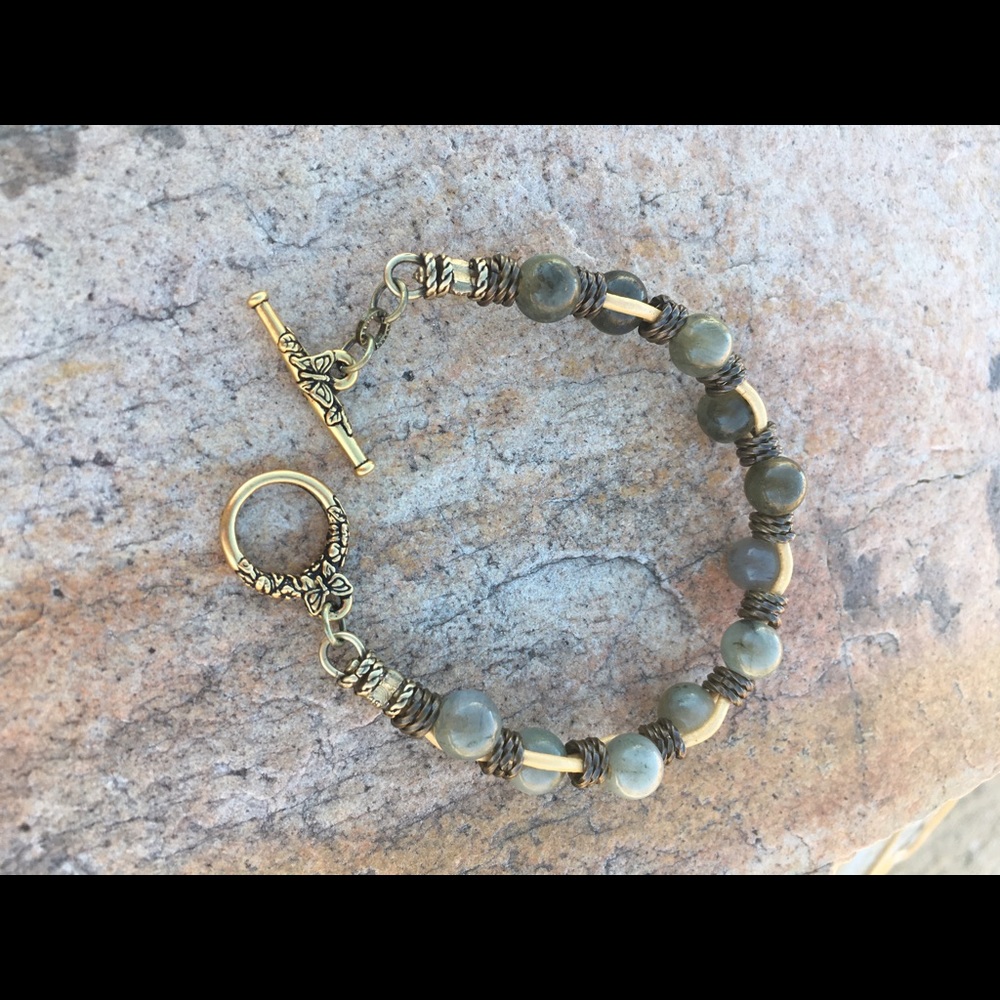 **SOLD**💎 Labradorite and Gold Leather Bracelet