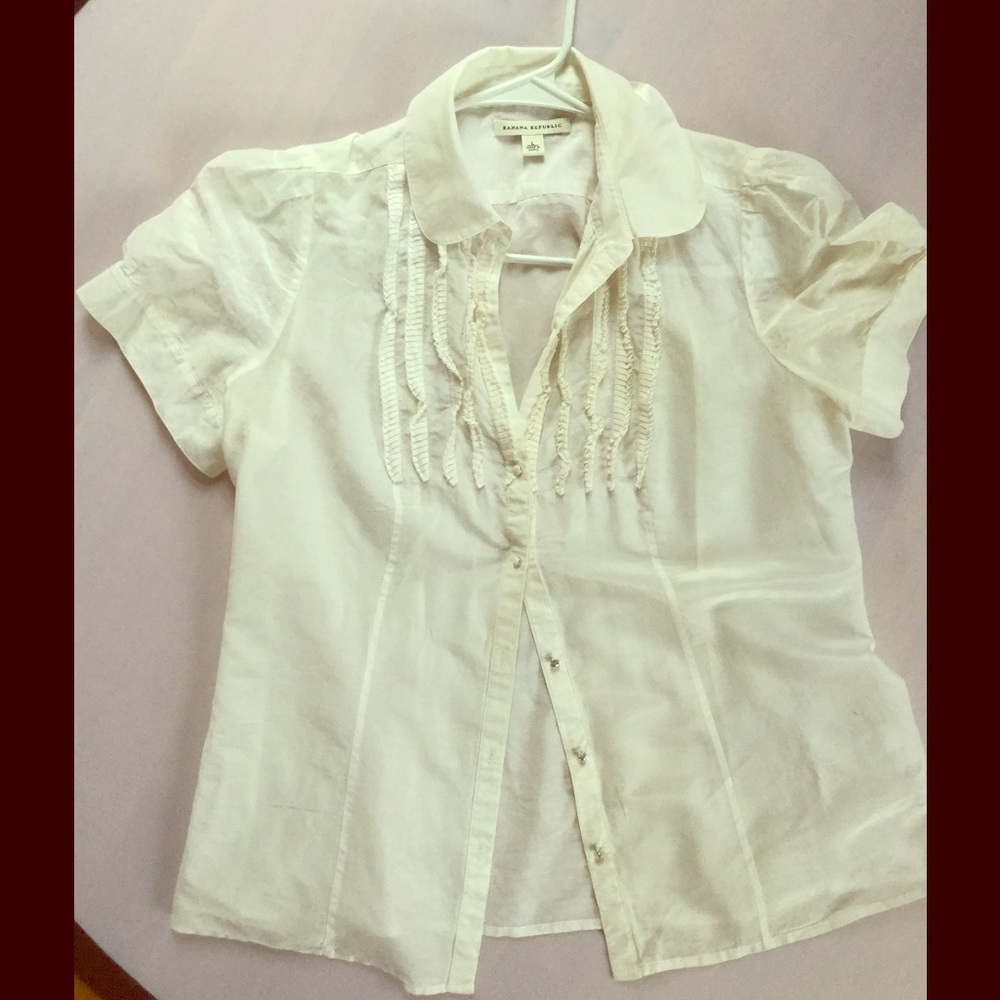 Banana Republic short-sleeved blouse