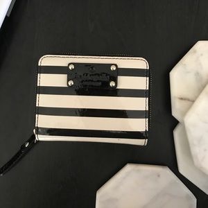 Small Kate Spade Wallet.