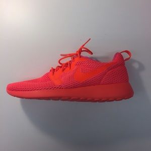 Nike Roshe One Hyper BR Crimson
