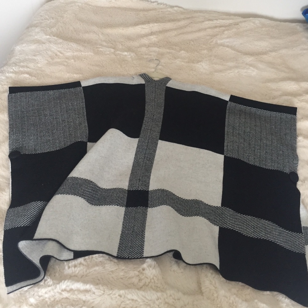 Poncho - Picture 2 of 3