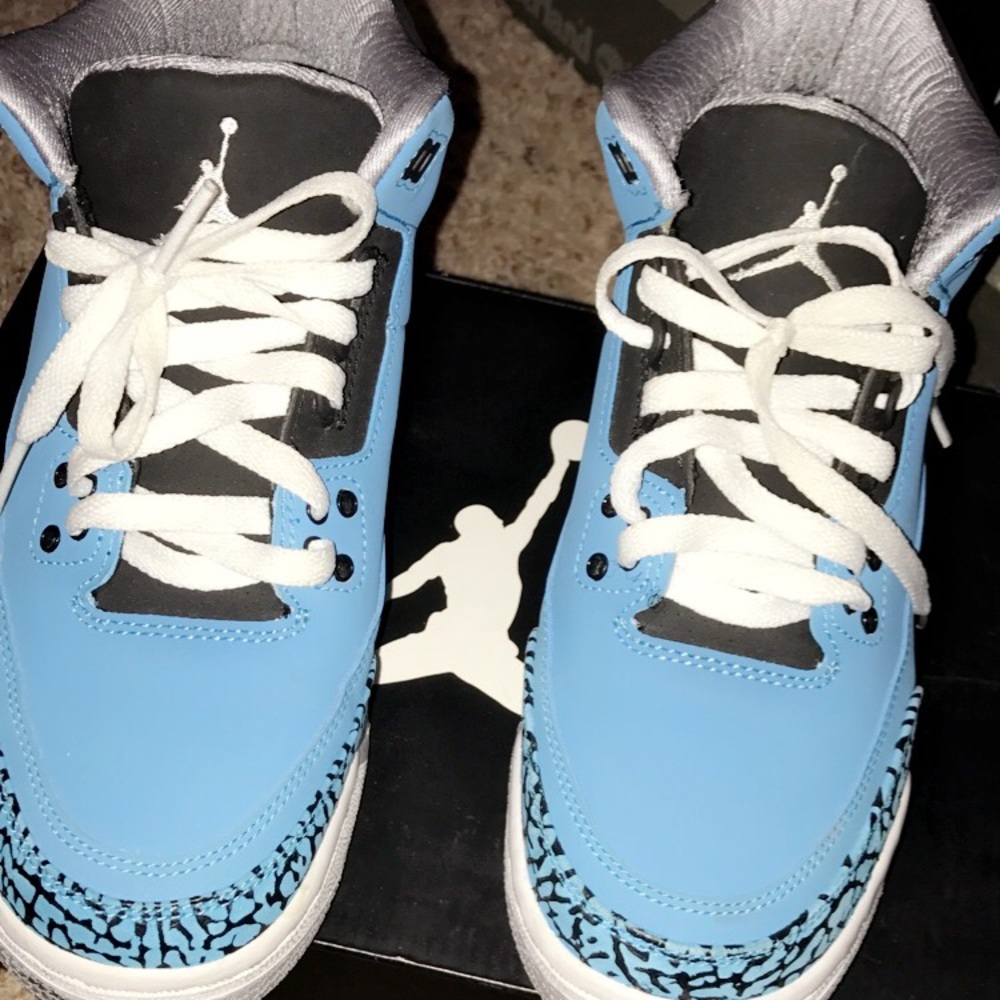 Powder blue 3s - Picture 2 of 3