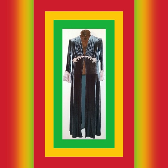 Soma Other - VELVELT GREEN SLEEVES....