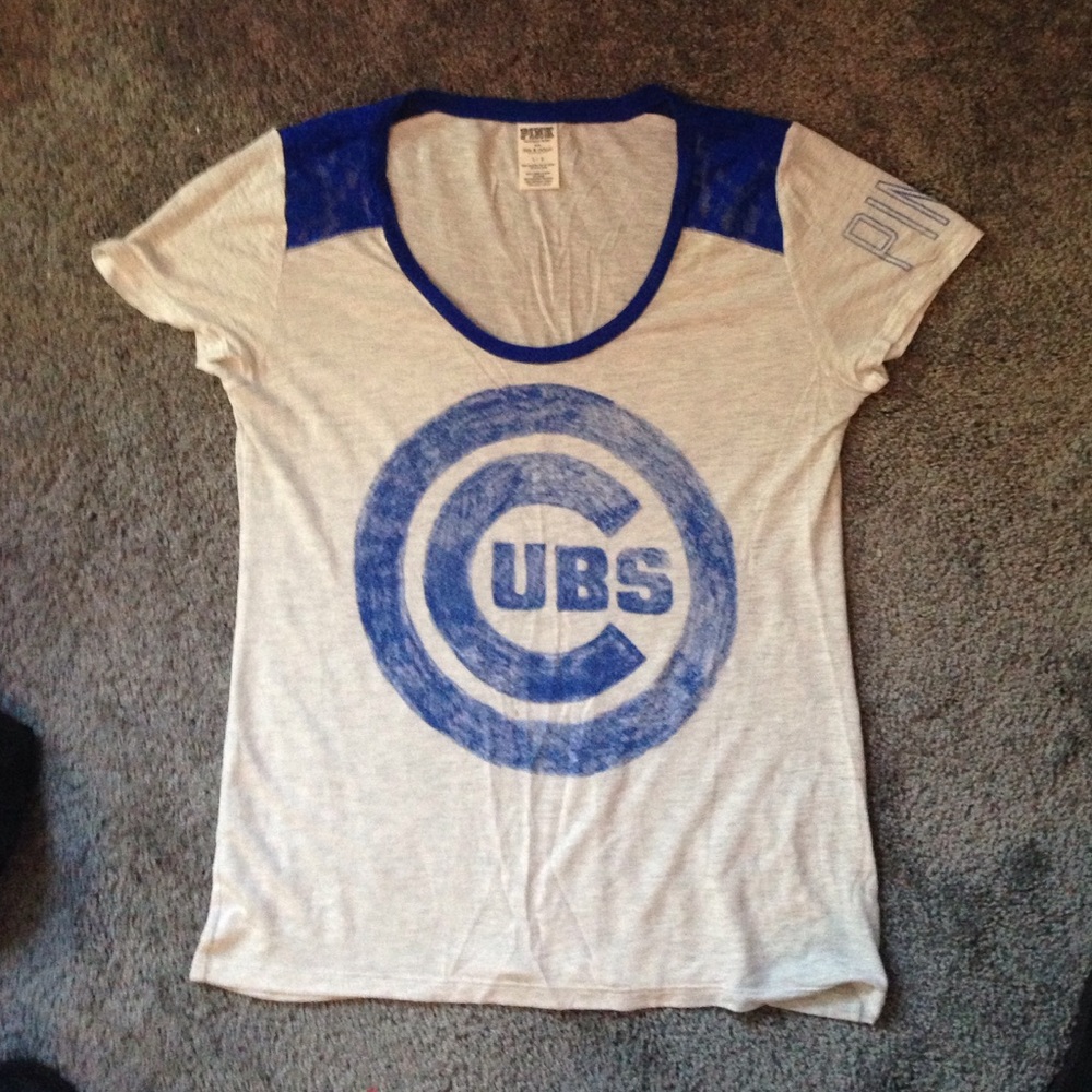 PINK Chicago cups tee