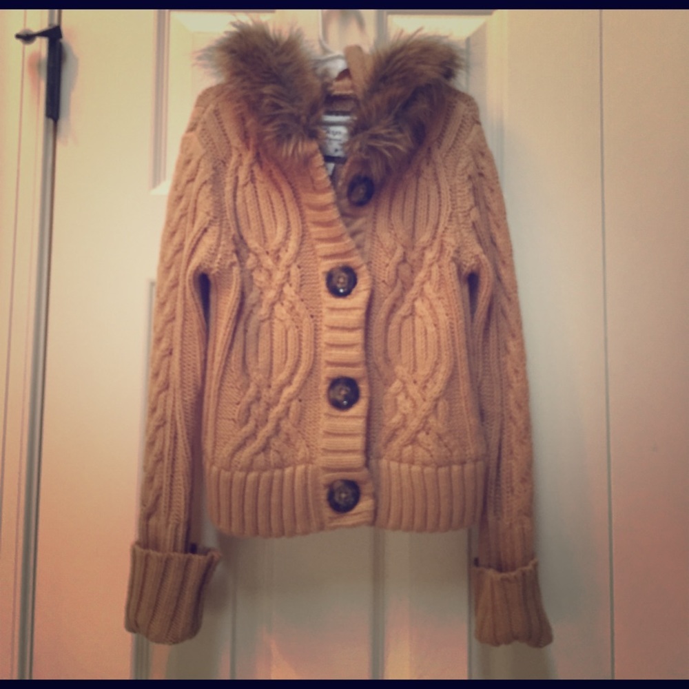 Beautiful cable sweater Great Condition!