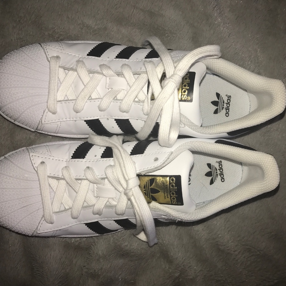 Adidas superstars