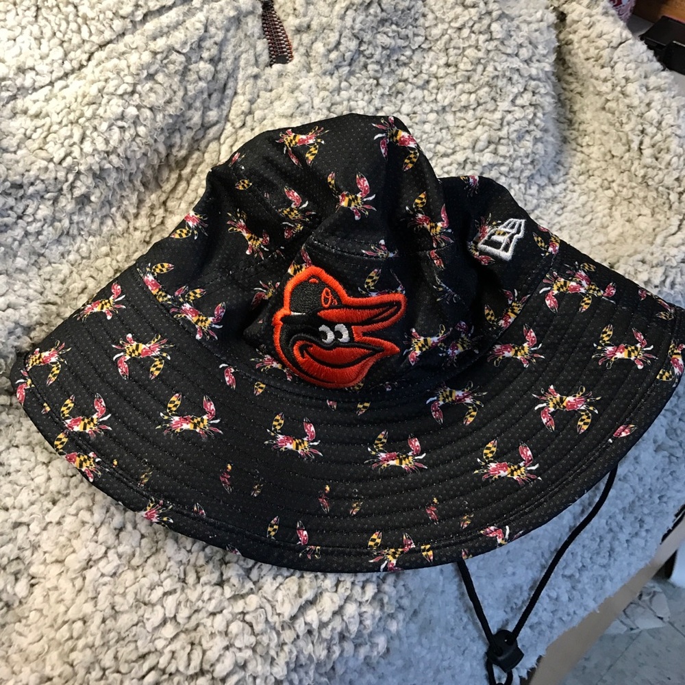 Oriole's bucket hat