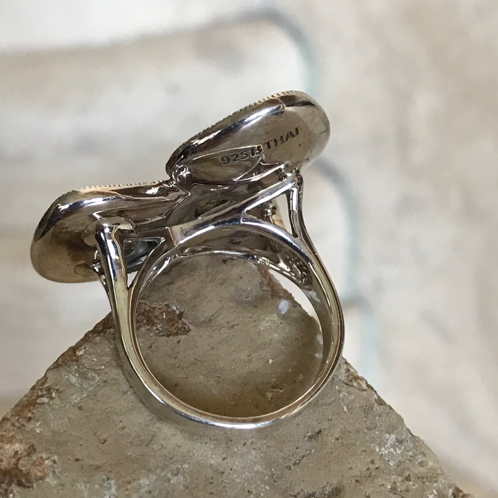 Sterling silver ring with mop and marcasite stone - Picture 3 of 4