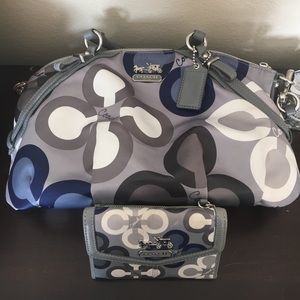Clover coach bag with matching wallet