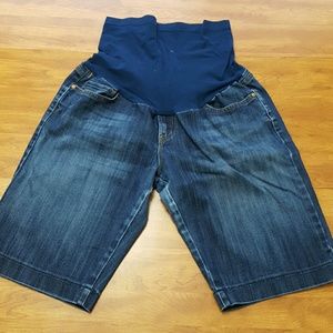 A Pea in the Pod maternity long shorts