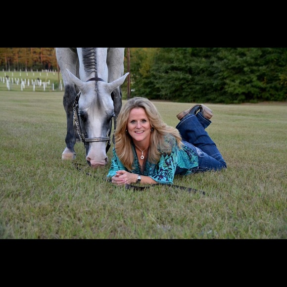 Meet your Posher, Lynn - Picture 1 of 1