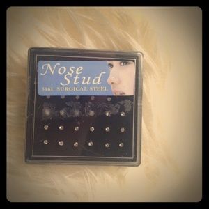 Nose bone stud. Surgical steel, clear 2mm Crystal.