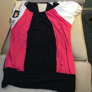 Long shirt a v in back