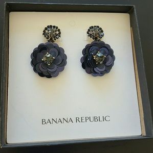 Banana Republic NWT Navy Floral Earrings