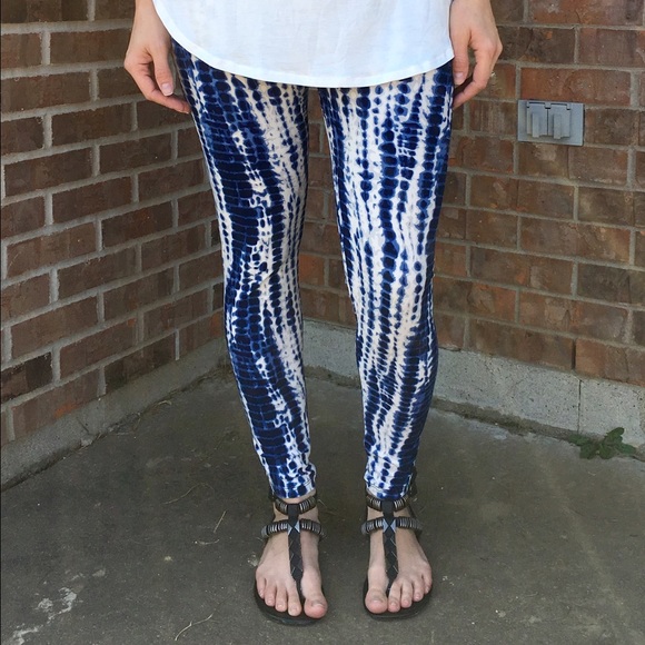 ❗️LAST 1❗️Infinity Raine Tie-Dye Print Leggings - Picture 2 of 7