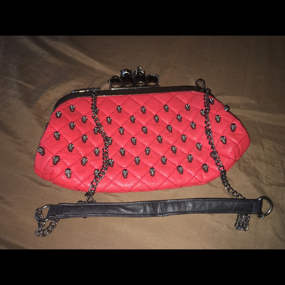 Skull clutch