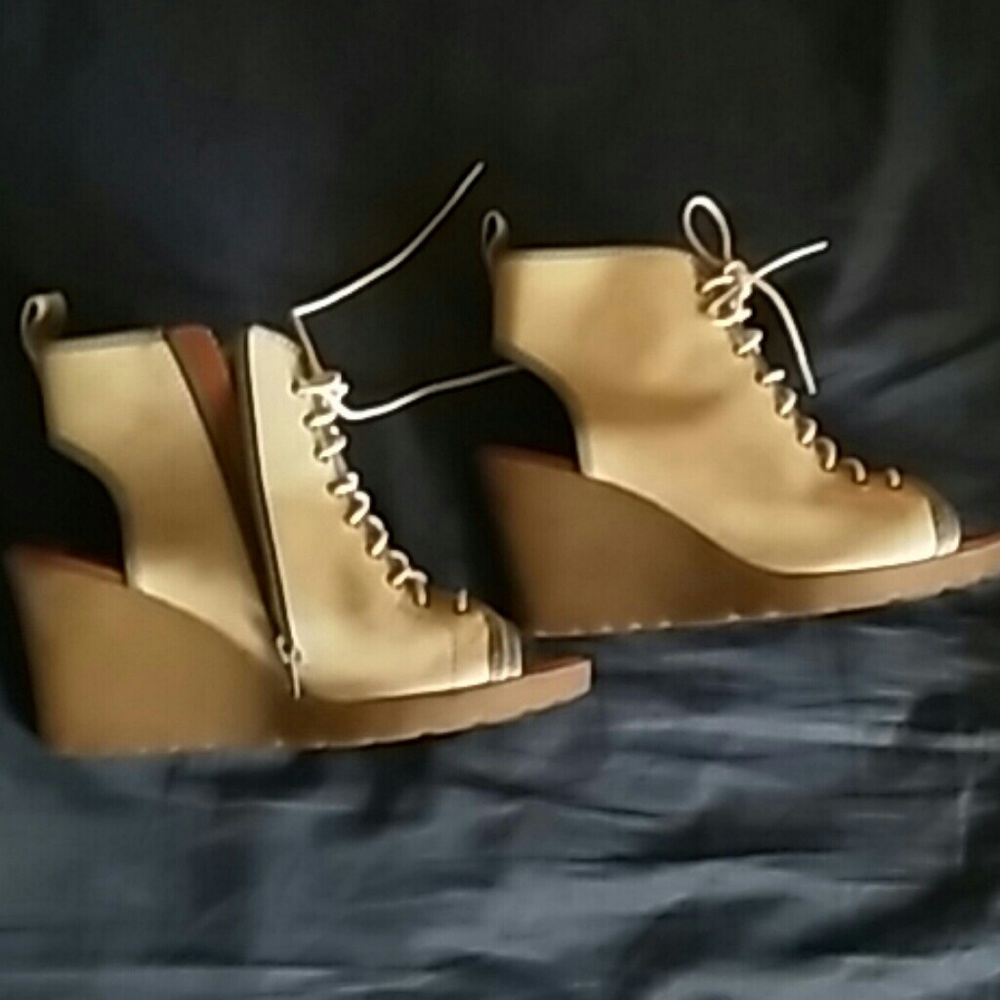 Dr. Martens Sabrina wedges