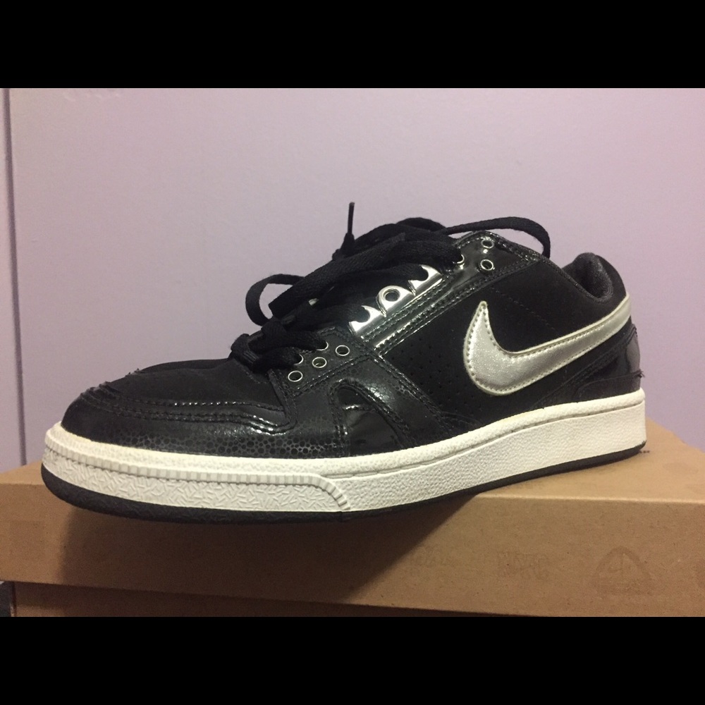 Nike eclipse low sneakers
