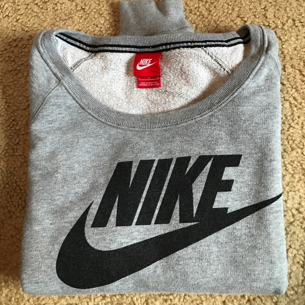 Gray Nike crew neck sweatshirt