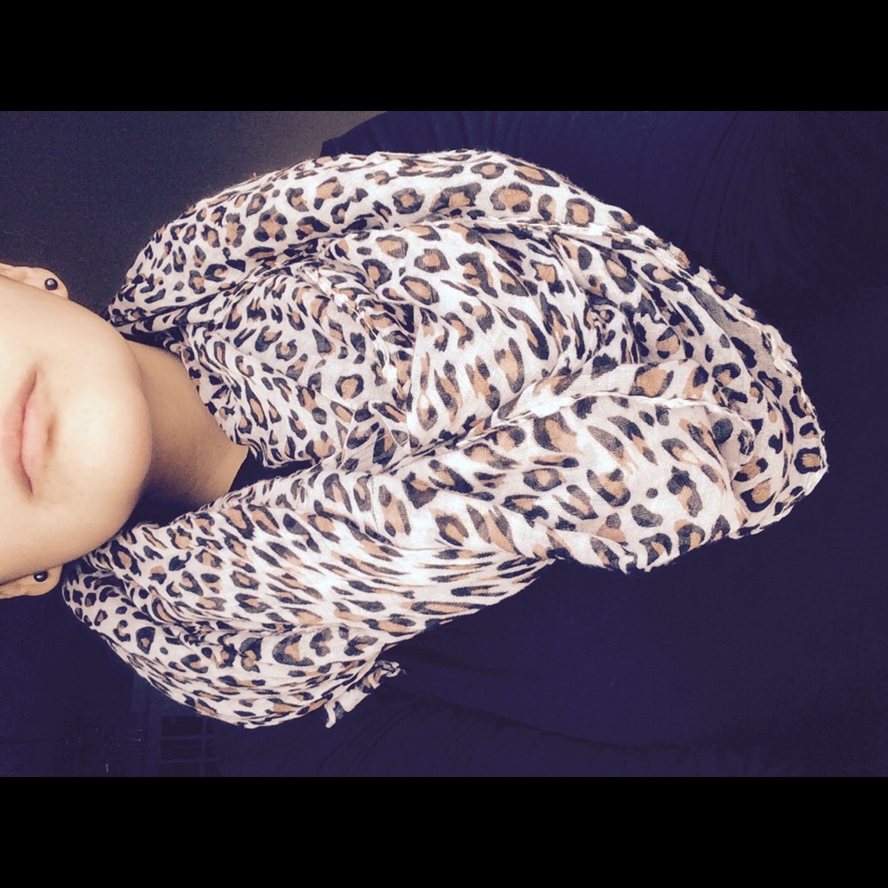 Cheetah print long scarf