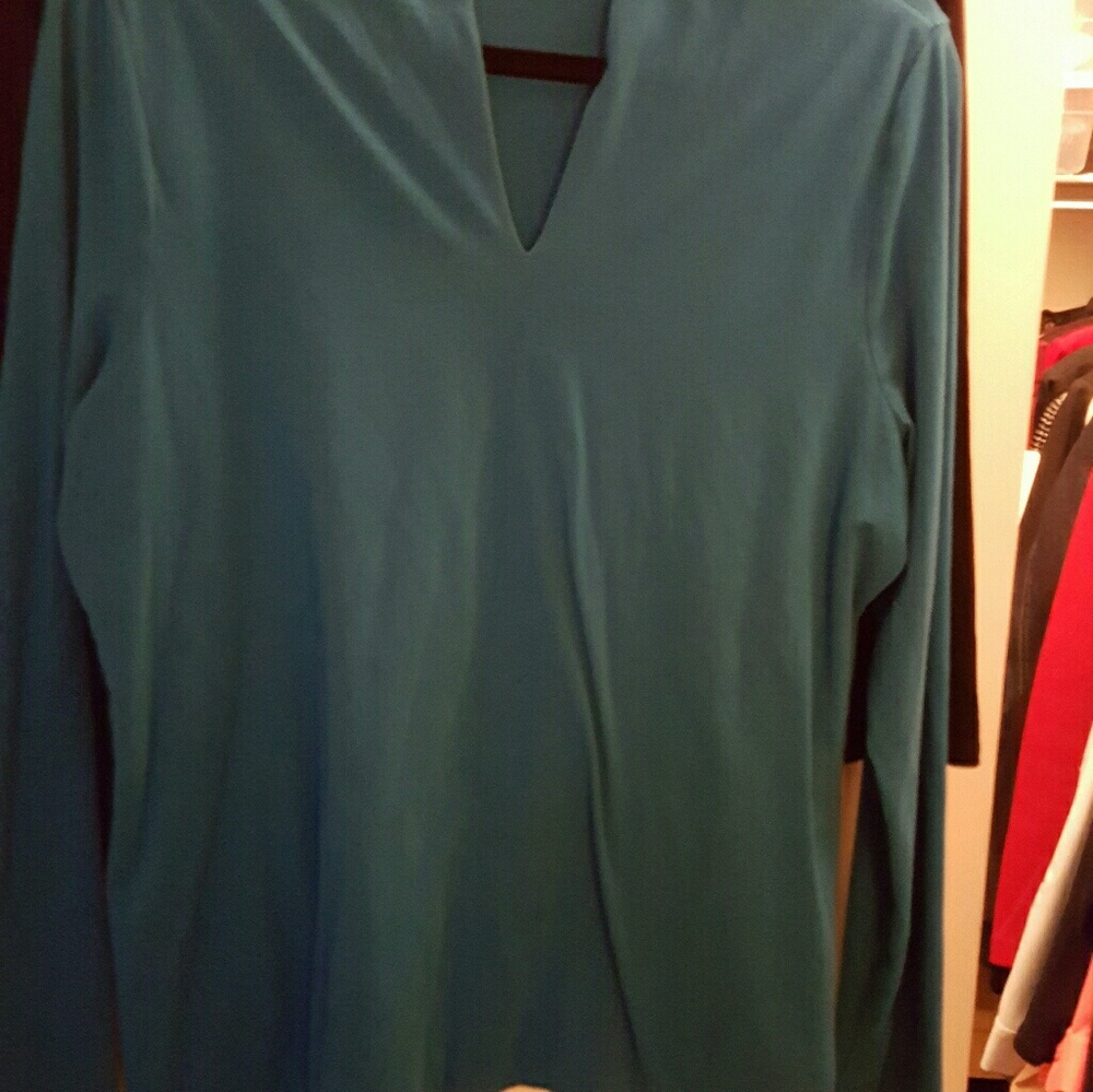 Talbots v-neck long sleeved tee