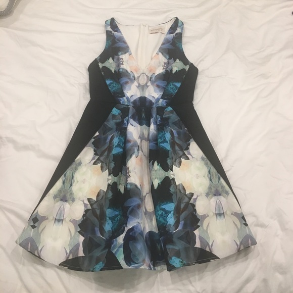 Keepsake the Label floral cocktail dress, size xs - Picture 1 of 4