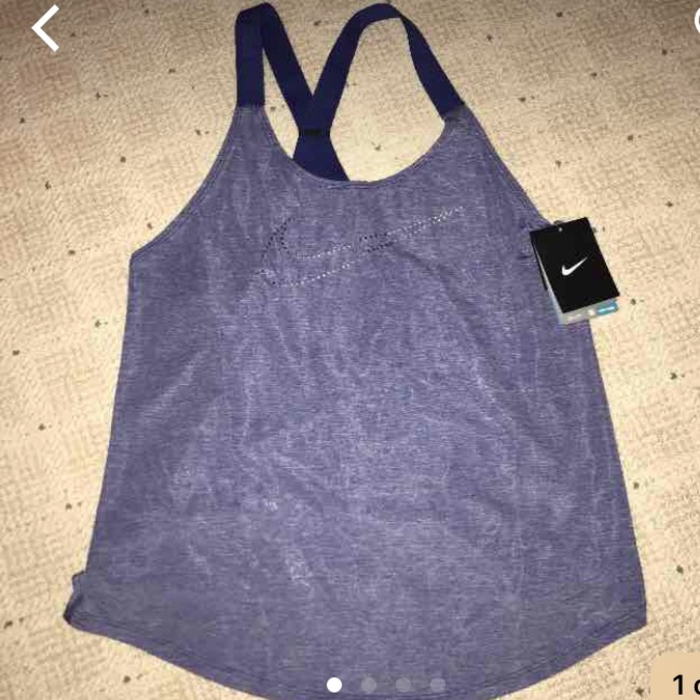 SOLD🚫NWT NIKE dri fit tank