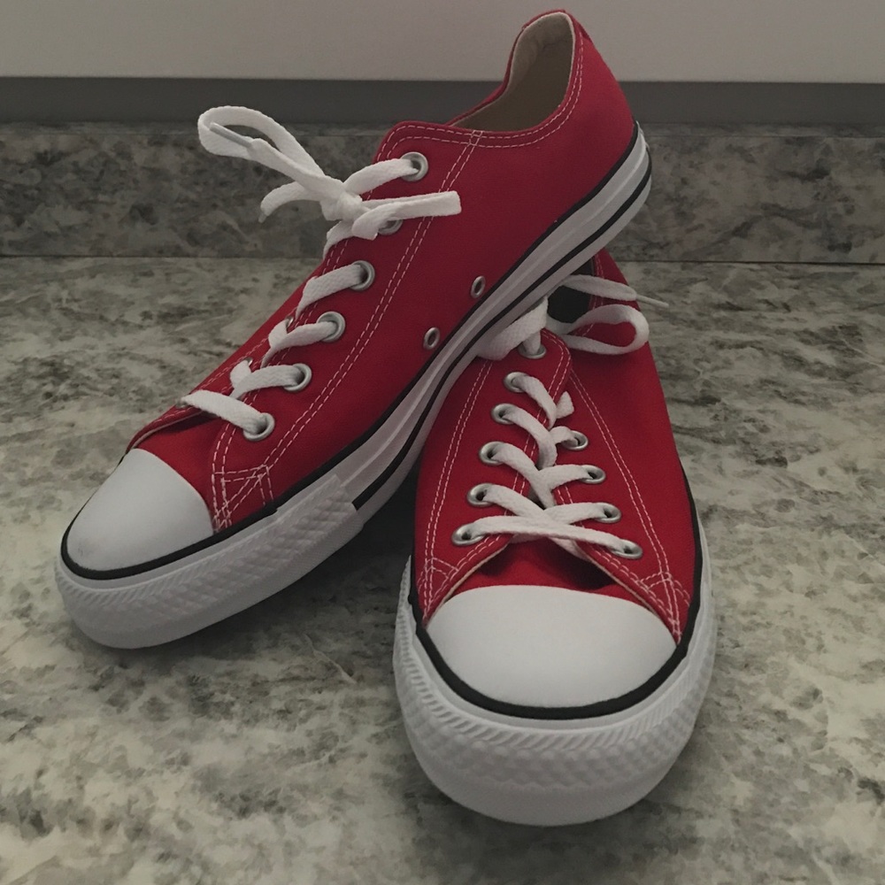 Converse red