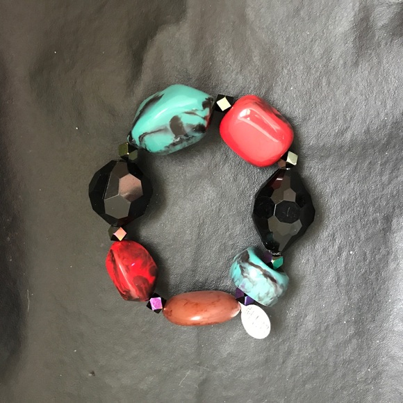 A brand new stretch bracelet! Never worn! Tag on - Picture 4 of 4