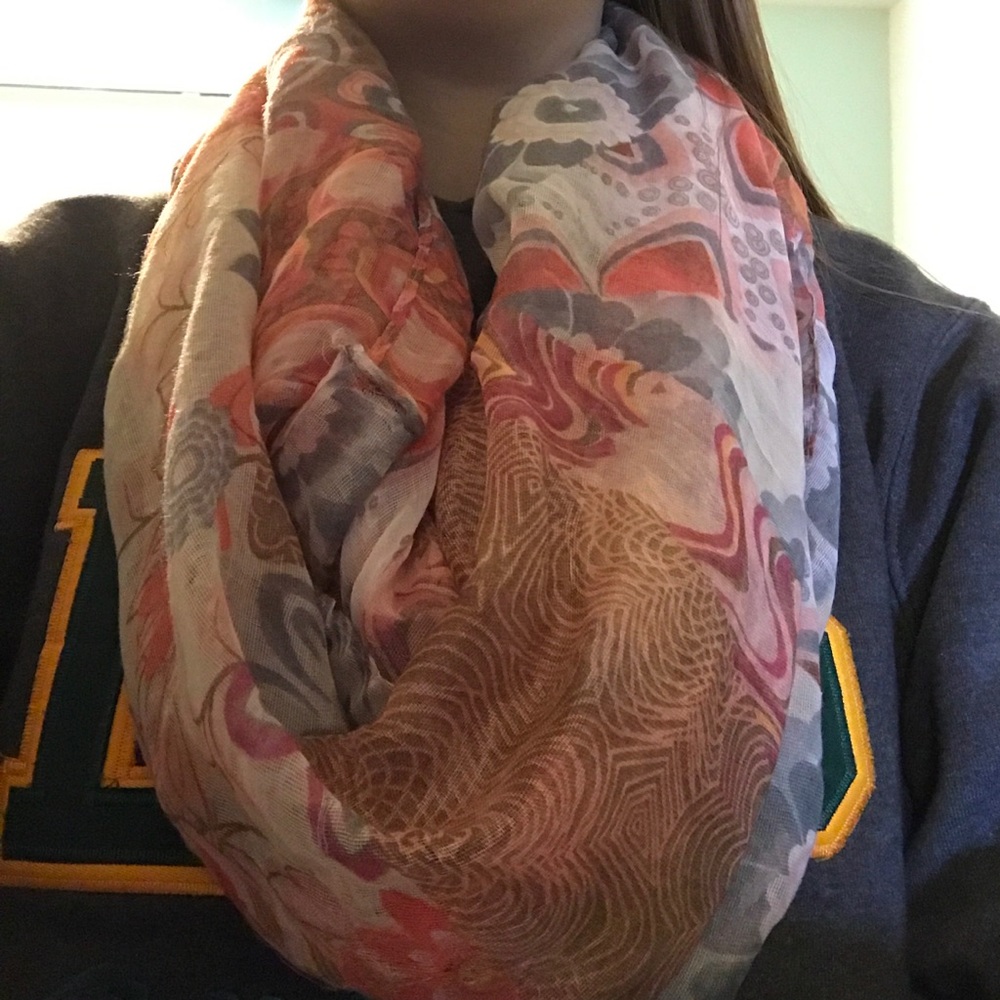 Pink and grey circle scarf