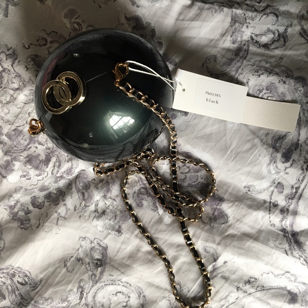 Black Pearl Crossbody Clutch - Picture 5 of 8