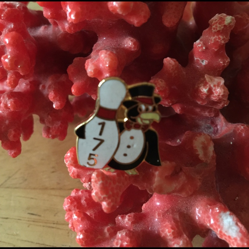 Collectable pin