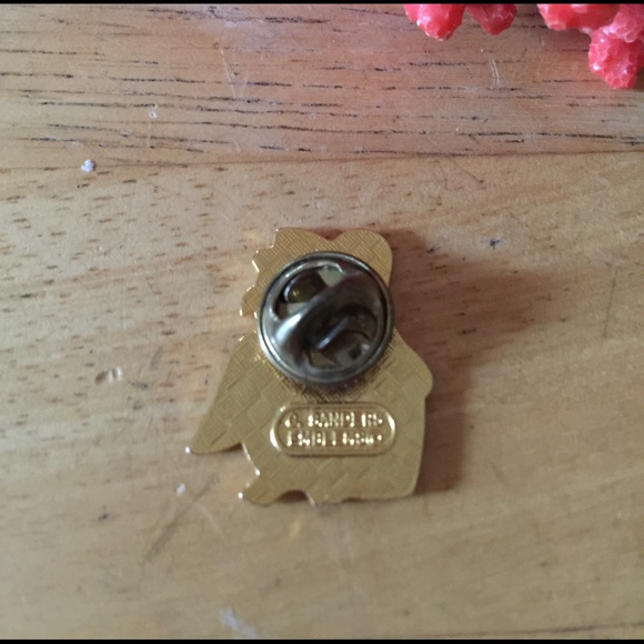 Collectable pin - Picture 3 of 3