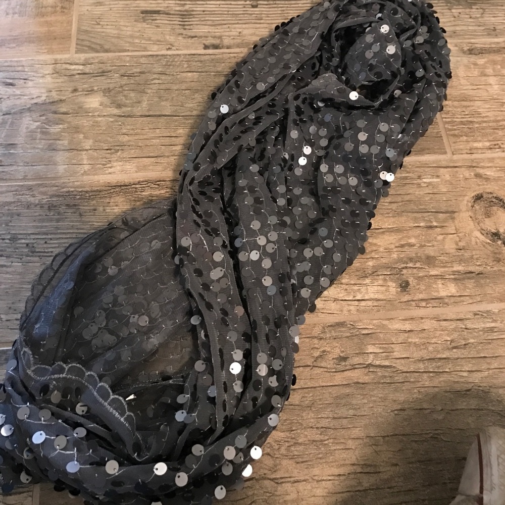Gray sparkly circle scarf