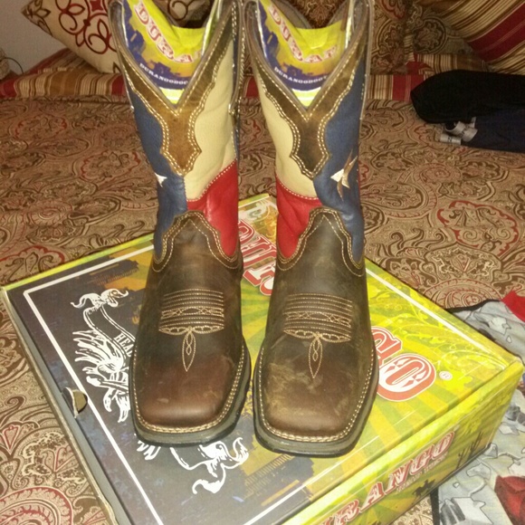 Cowgirl boots - Picture 2 of 2