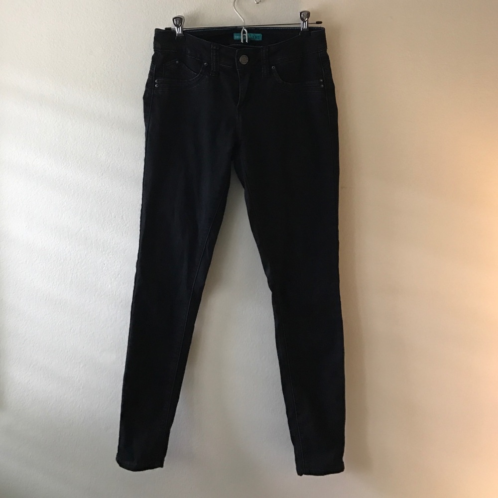 Flattering black skinny jeans
