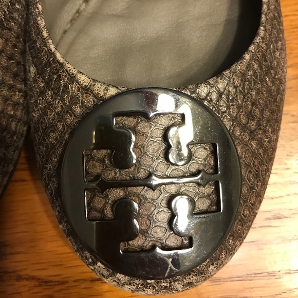 Size 6 Tory Burch flats - Picture 2 of 3