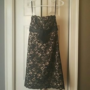 Little black dress w lace