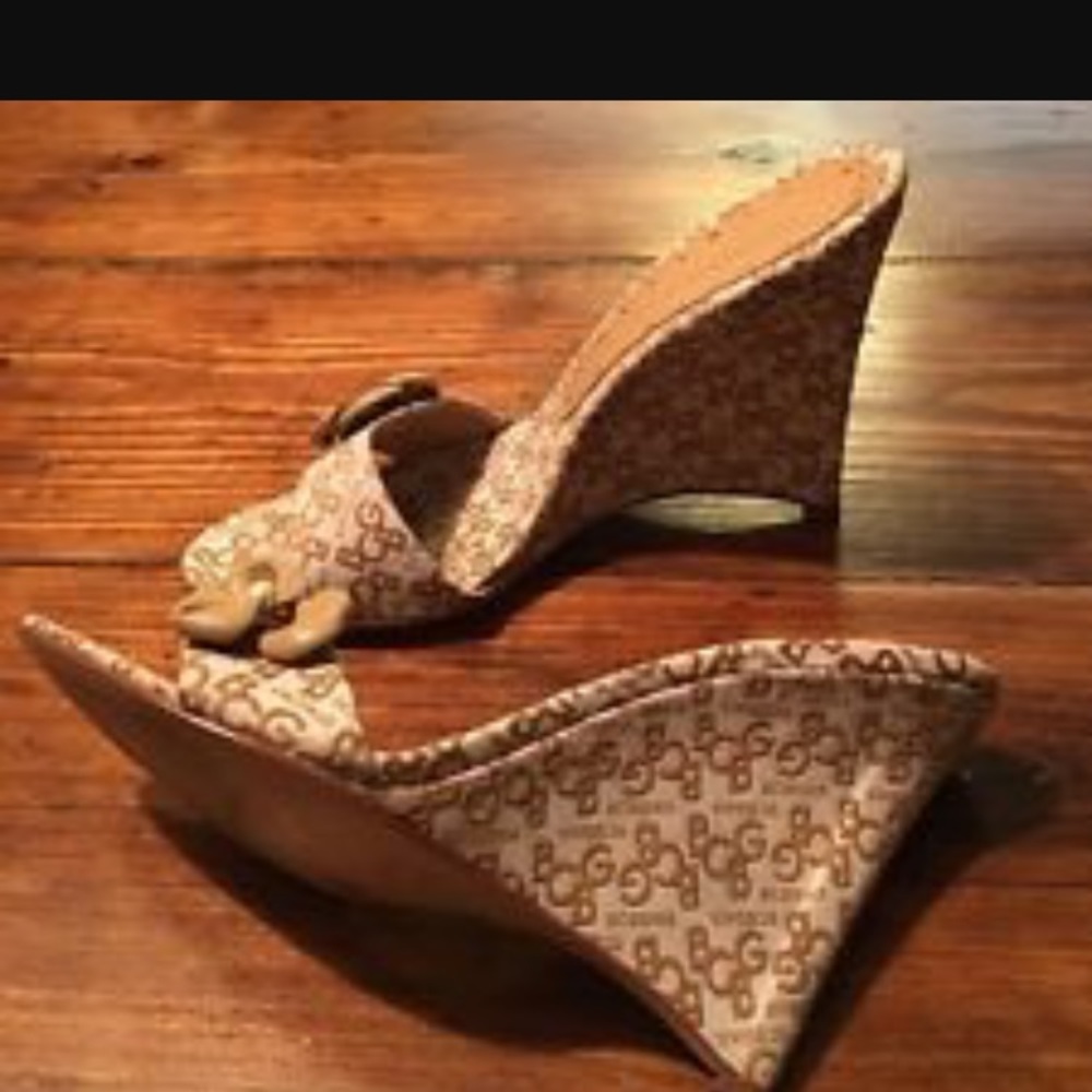 BCBG Wedges