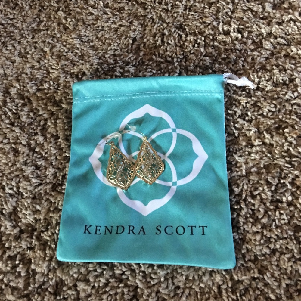 Kendra Scott Addie earrings in gold