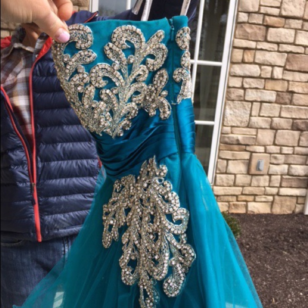 Sherri Hill Dress - Picture 4 of 7